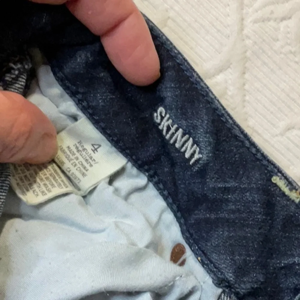 American Eagle Outfitters Women's Skinny Jeans - Dark Blue Wash Distressed.